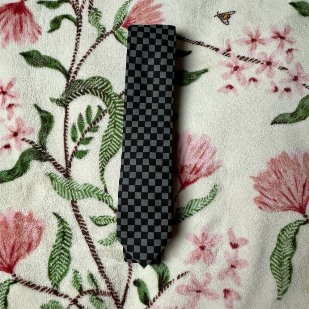 Elegant Checkered Black and Gray Tie - Picture 1 of 3